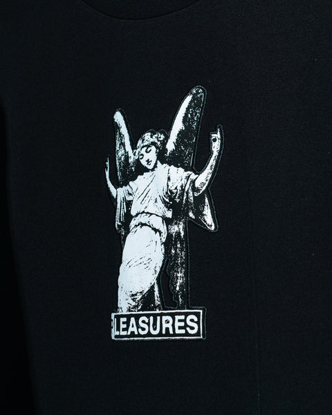 Pleasures: Wearable expressions for an uncertain future