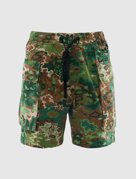 Men's green and brown camouflage cargo shorts with drawstring waist and side pockets