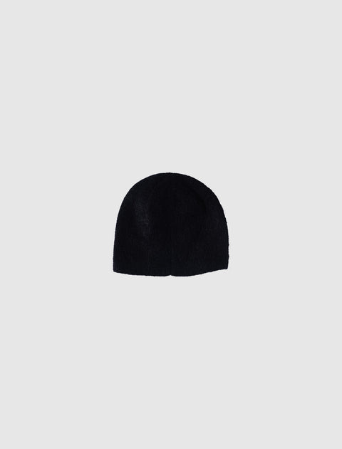 Black fleece beanie hat for men's streetwear, shown on plain background