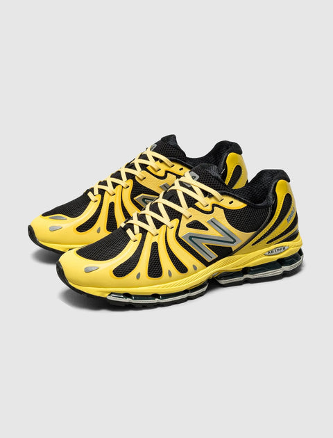 Yellow and black mesh running sneakers with chunky sole and side logo, men's streetwear shoes